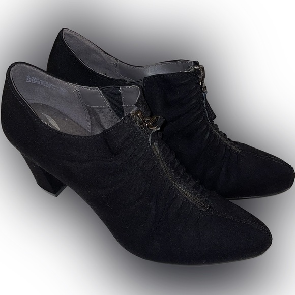 Aerosoles Fortunate Scrunched Zip Front Booties - Picture 2 of 8